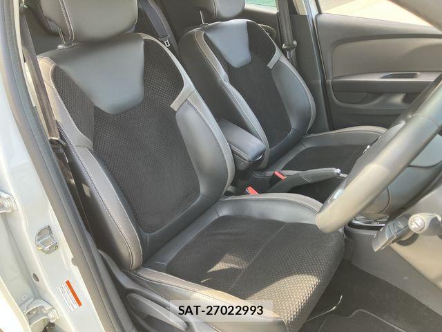 Renault LUTECIA 2017-03 7963562-10