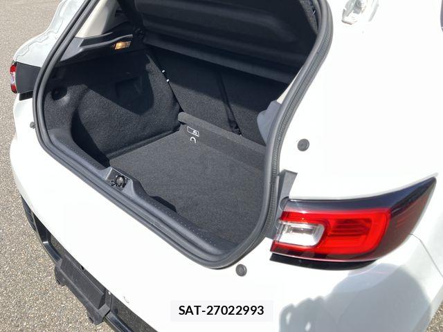 Renault LUTECIA 2017-03 7963562-16