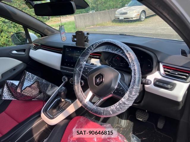Renault LUTECIA 2022-03 8075354-17