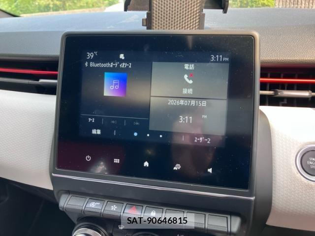 Renault LUTECIA 2022-03 8075354-19