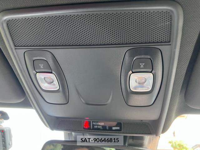 Renault LUTECIA 2022-03 8075354-25