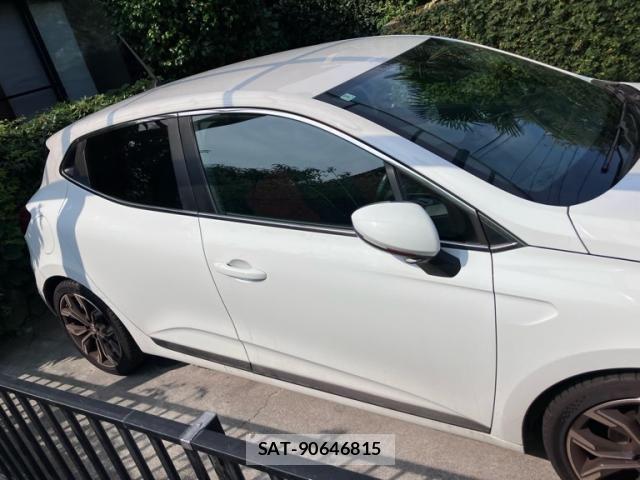 Renault LUTECIA 2022-03 8075354-4