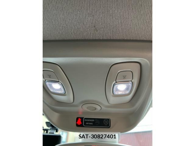 Renault LUTECIA 2019-09 8075353-28