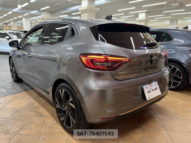 Renault LUTECIA 2023-11 8075351-9