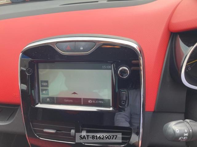 Renault LUTECIA 2013-09 8209865-19