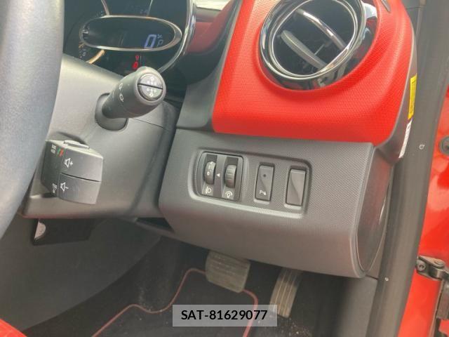 Renault LUTECIA 2013-09 8209865-24