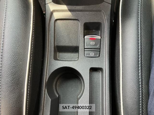 Renault LUTECIA 2022-02 8316720-19