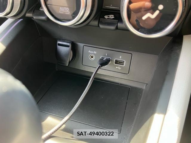 Renault LUTECIA 2022-02 8316720-21