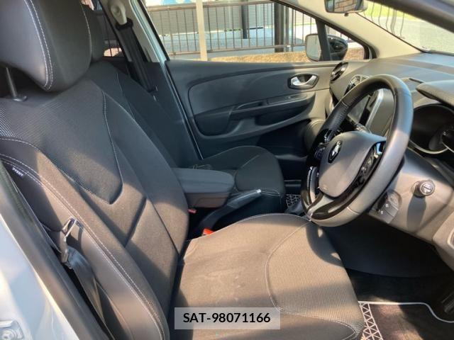 Renault LUTECIA 2016-12 8355488-12