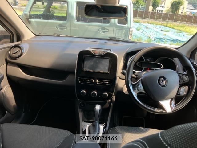 Renault LUTECIA 2016-12 8355488-17