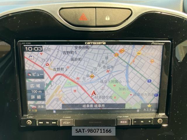 Renault LUTECIA 2016-12 8355488-24