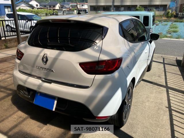 Renault LUTECIA 2016-12 8355488-2