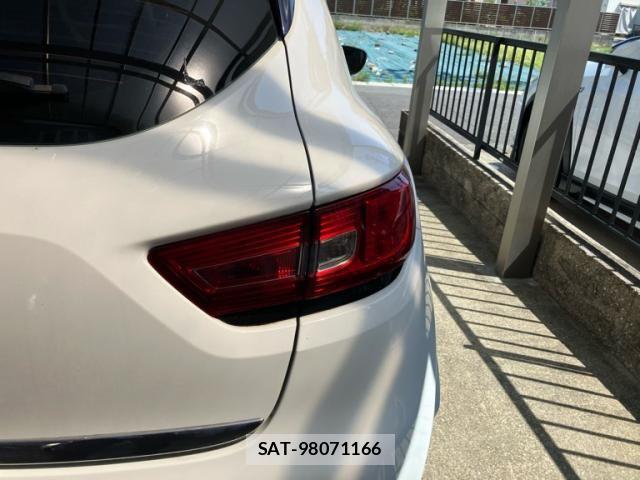 Renault LUTECIA 2016-12 8355488-6