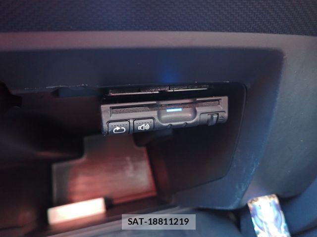 Renault LUTECIA 2014-02 8355485-23