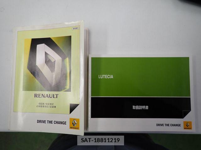 Renault LUTECIA 2014-02 8355485-25