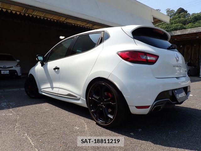 Renault LUTECIA 2014-02 8355485-2