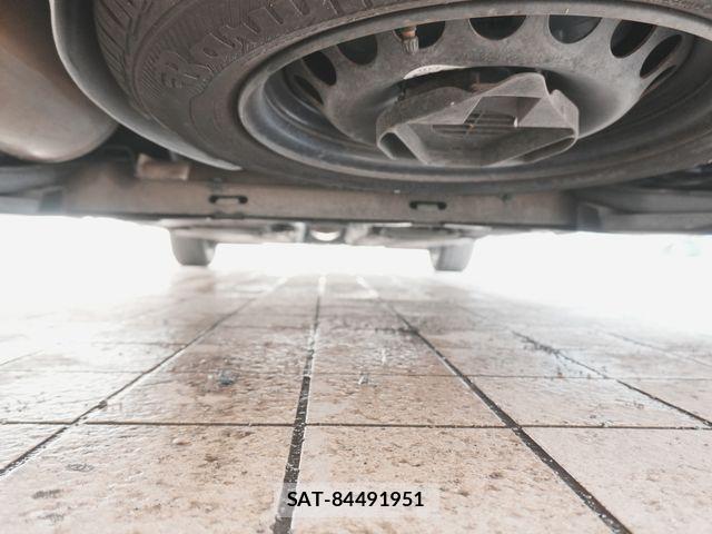 Renault LUTECIA 2017-08 8355486-15
