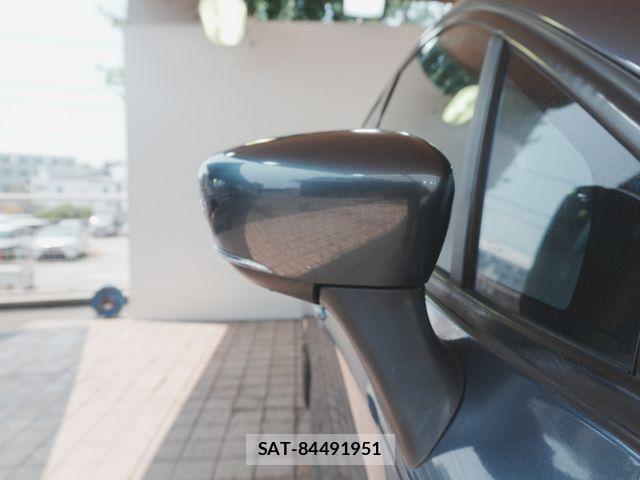 Renault LUTECIA 2017-08 8355486-20