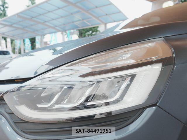 Renault LUTECIA 2017-08 8355486-23