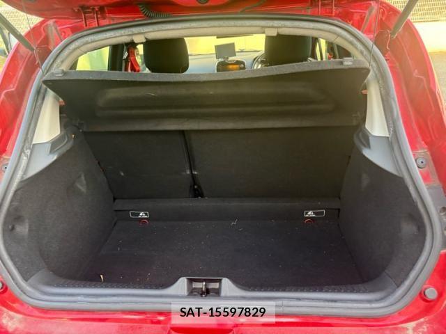 Renault LUTECIA 2015-08 8368344-10