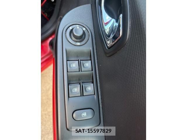 Renault LUTECIA 2015-08 8368344-14