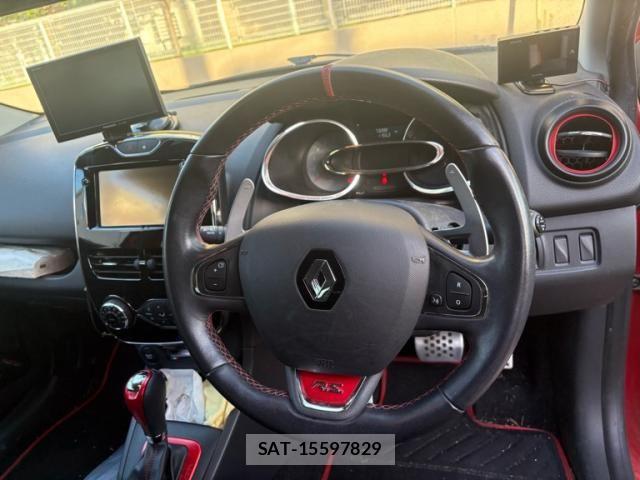 Renault LUTECIA 2015-08 8368344-15