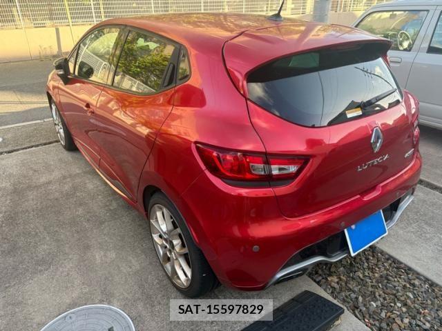 Renault LUTECIA 2015-08 8368344-8