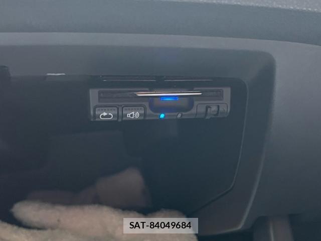 Renault LUTECIA 2016-12 8458314-23