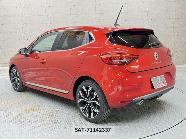 Renault LUTECIA 2023-02 8527018-10