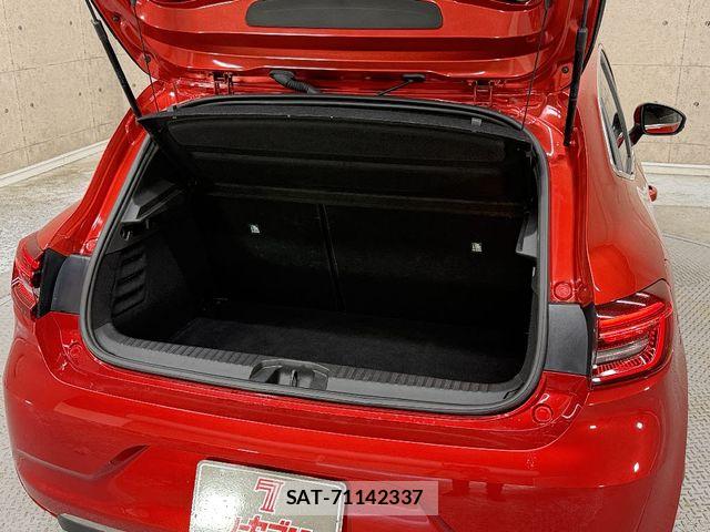 Renault LUTECIA 2023-02 8527018-12