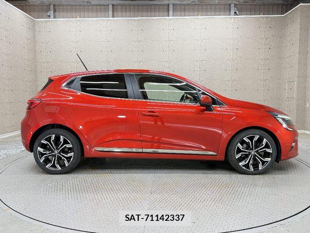 Renault LUTECIA 2023-02 8527018-8