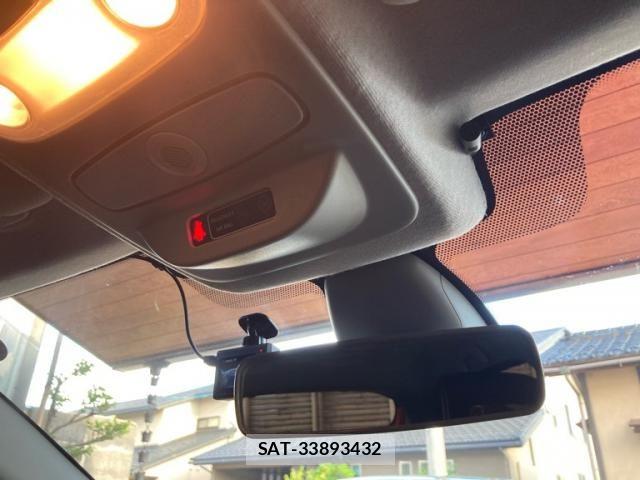 Renault LUTECIA 2016-08 8527019-15
