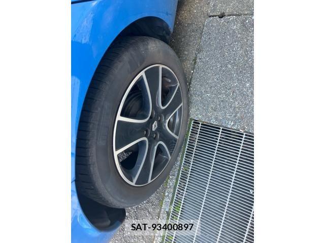 Renault LUTECIA 2016-04 8563388-5