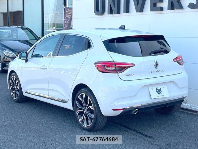Renault LUTECIA 2021-12 8628652-17
