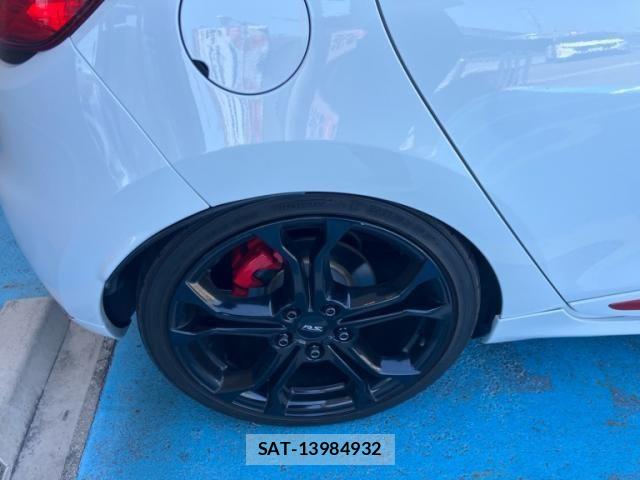 Renault LUTECIA 2014-06 8661276-4
