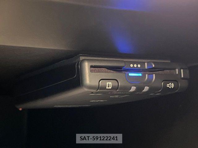 Renault LUTECIA 2021-09 8666826-7