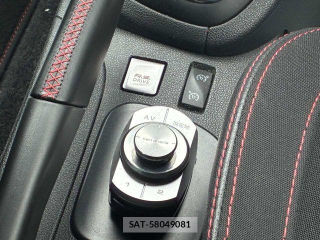 Renault LUTECIA 2018-06 8686438-9