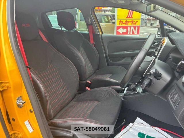 Renault LUTECIA 2018-06 8686438-14