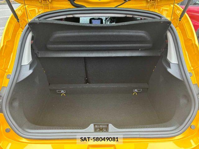 Renault LUTECIA 2018-06 8686438-16