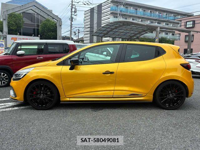 Renault LUTECIA 2018-06 8686438-25