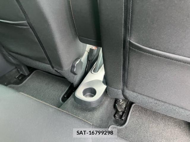 Renault LUTECIA 2015-06 8686437-15
