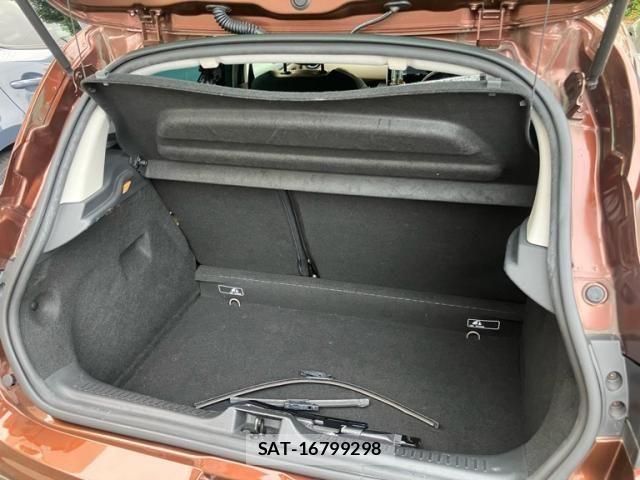 Renault LUTECIA 2015-06 8686437-17