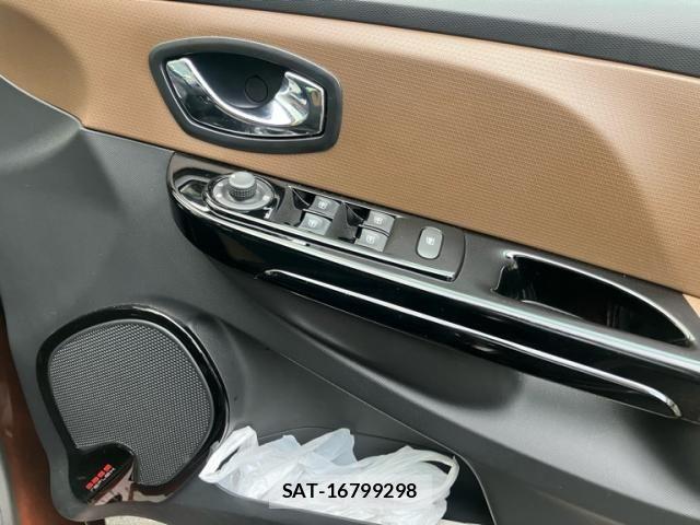 Renault LUTECIA 2015-06 8686437-20