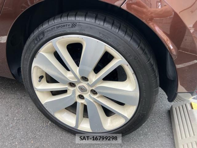 Renault LUTECIA 2015-06 8686437-7