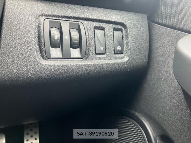 Renault LUTECIA 2016-03 8745536-15