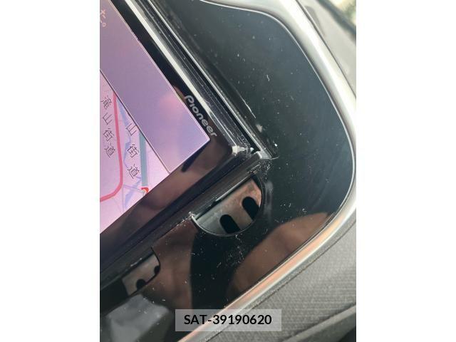 Renault LUTECIA 2016-03 8745536-22