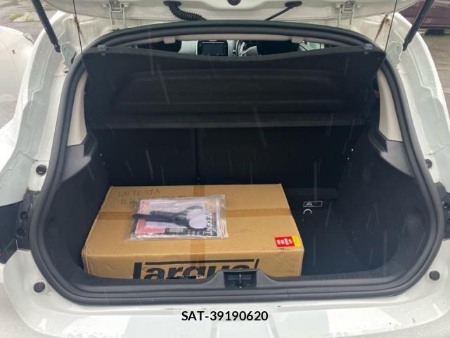Renault LUTECIA 2016-03 8745536-8
