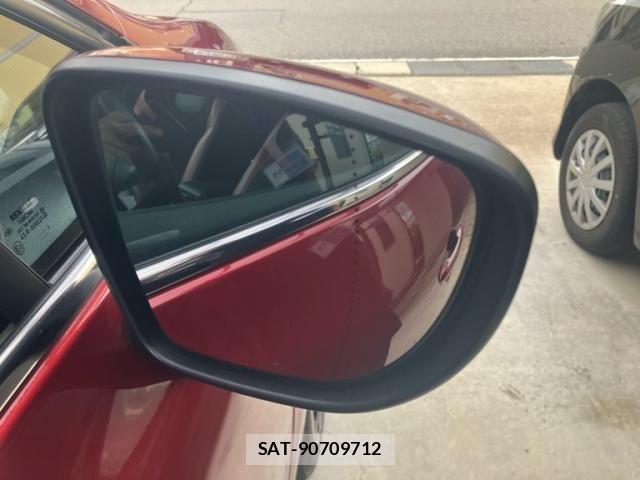 Renault LUTECIA 2018-09 8745537-11