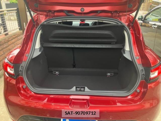 Renault LUTECIA 2018-09 8745537-12