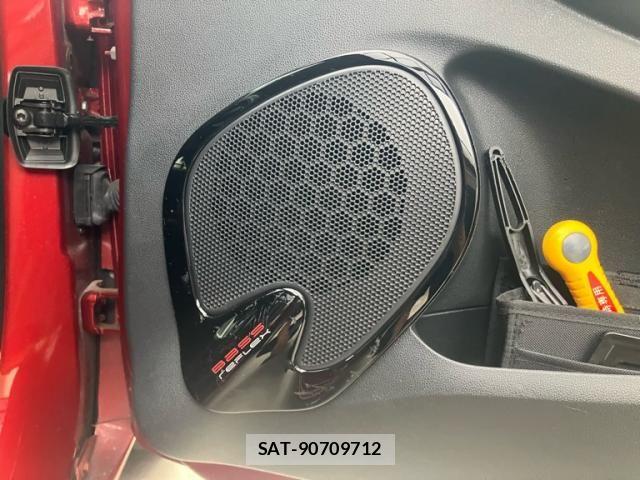 Renault LUTECIA 2018-09 8745537-17